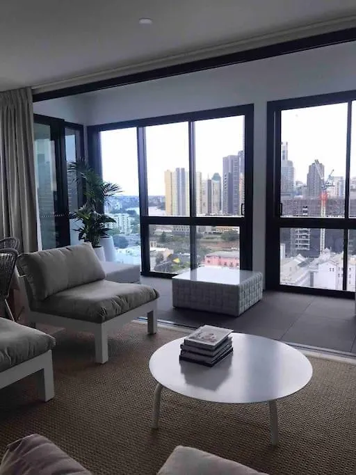New 3 Bed Penthouse Resort Style Complex Brisbane Apartment