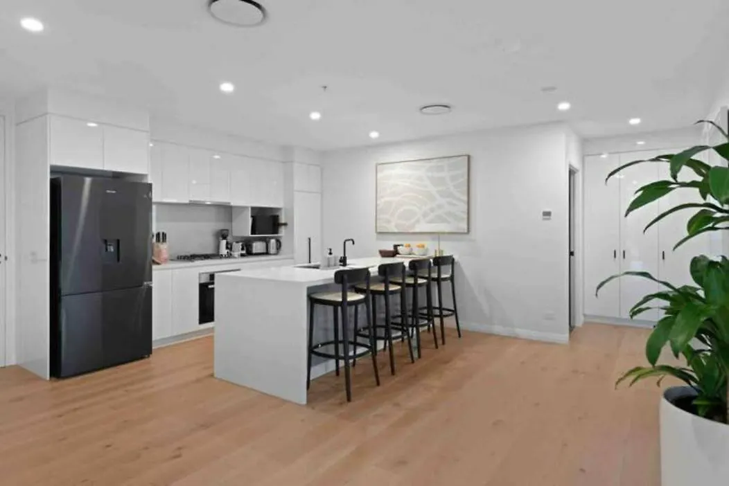 New 3 Bed Penthouse Resort Style Complex Brisbane Apartment