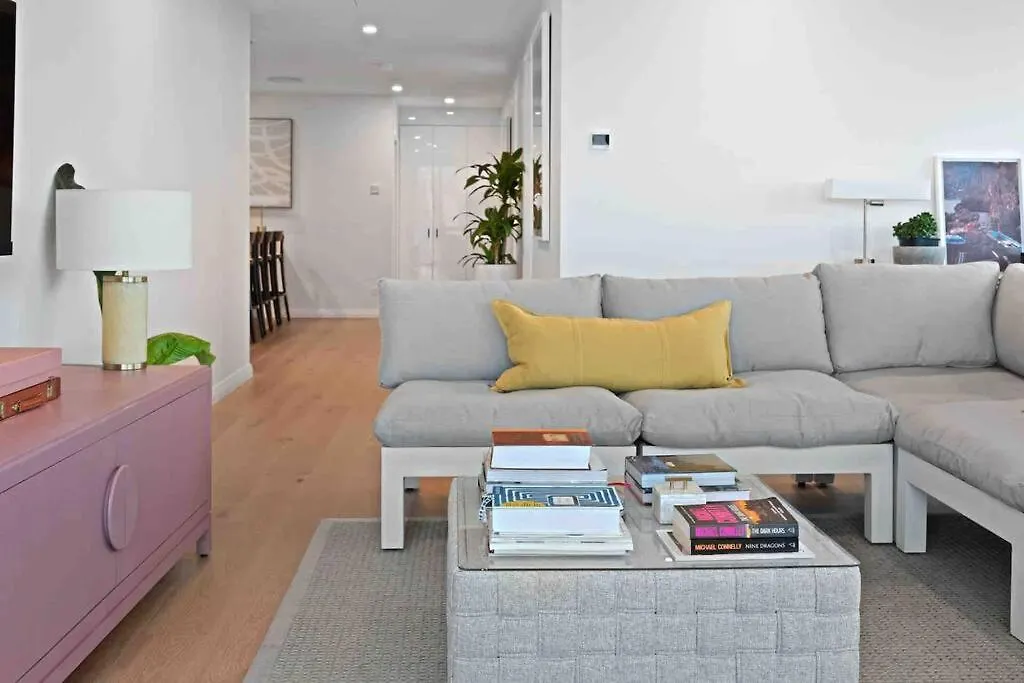 New 3 Bed Penthouse Resort Style Complex Brisbane 0*,